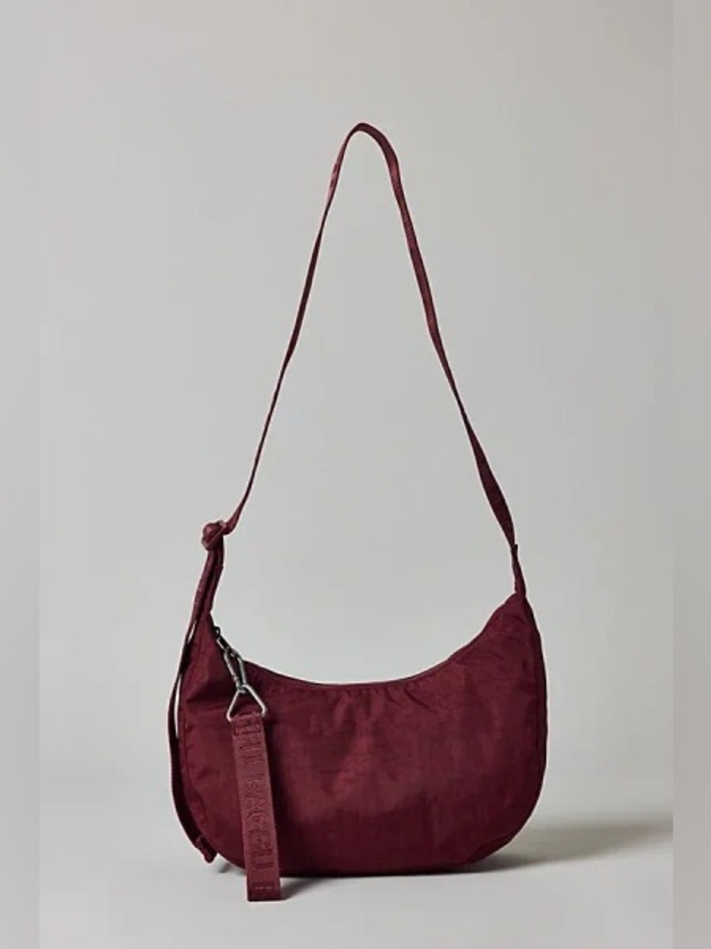 BAGGU Medium Nylon Crescent Bag Mahogany